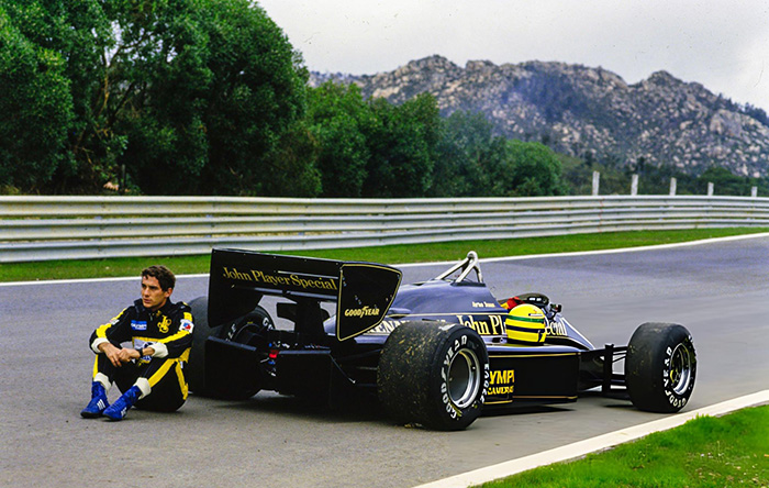 Ayrton Senna po zwycięstwie w Grand Prix Portugalii 1985 na torze Estoril